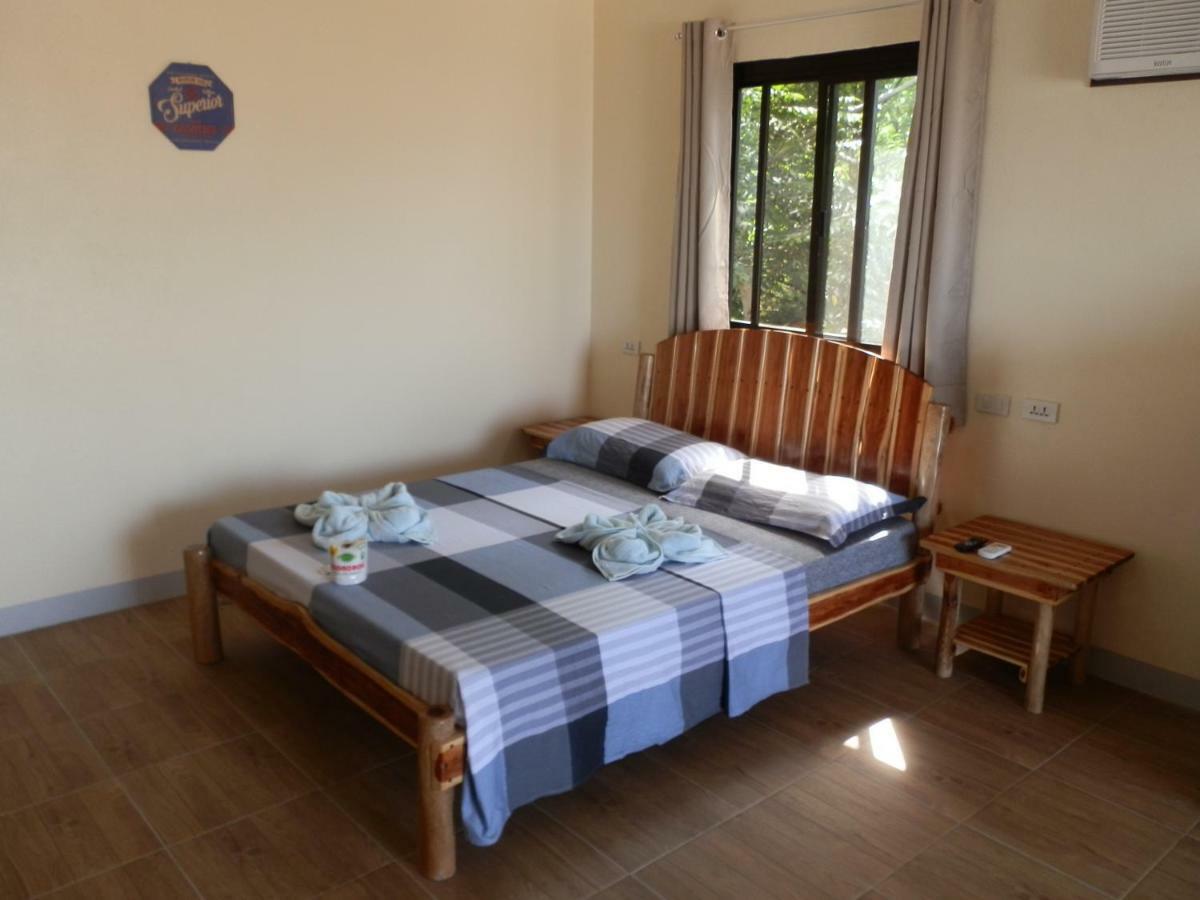 The Blue Pagong Aparthotel Puerto Galera Bagian luar foto